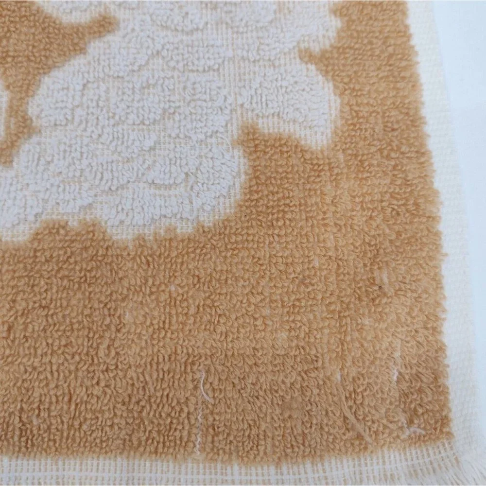 Vintage 70s Cannon Monticello Sculpted Floral Gold White Towel Retro 22 X 40